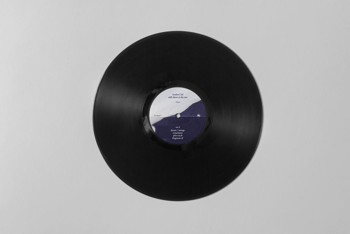 Ambre Ciel - still, there is the sea